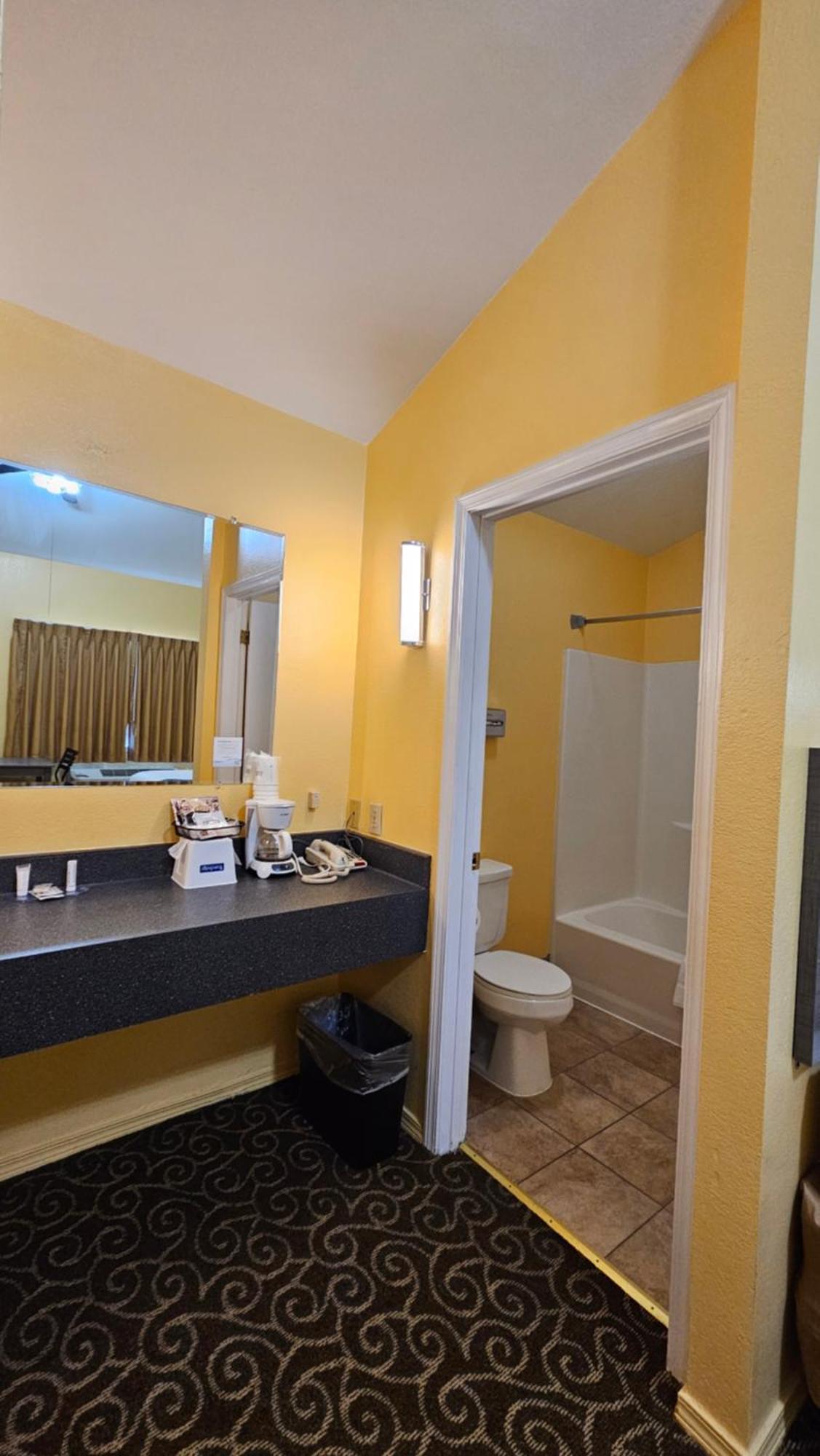 Travelodge By Wyndham וונאטצ'י מראה חיצוני תמונה